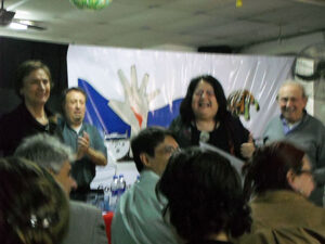 Ana-Mae-recibiendo-diploma